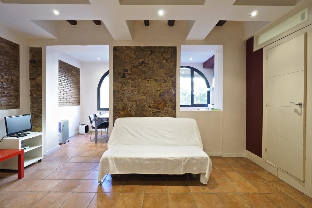 Sunny Apartments บาร์เซโลนา ภายนอก รูปภาพ