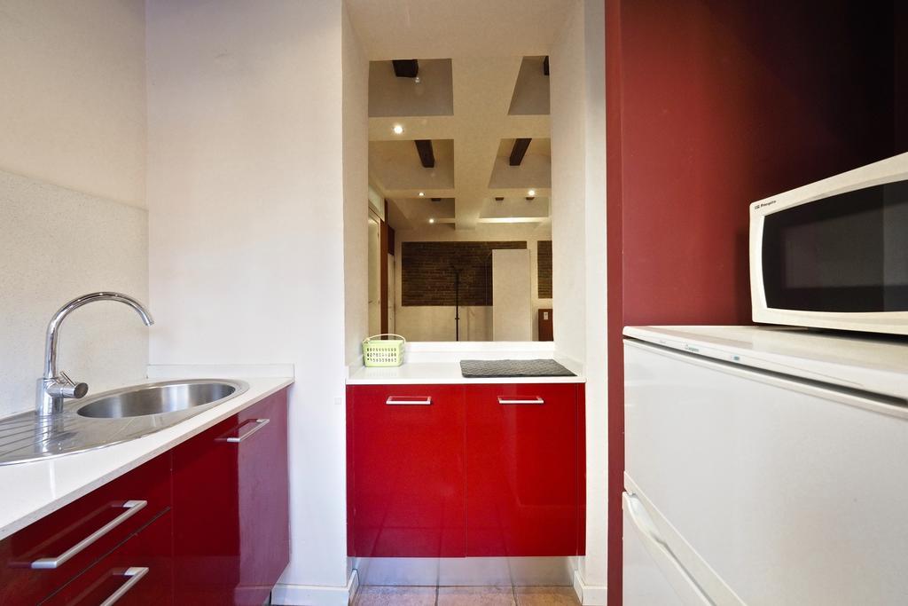 Sunny Apartments บาร์เซโลนา ภายนอก รูปภาพ
