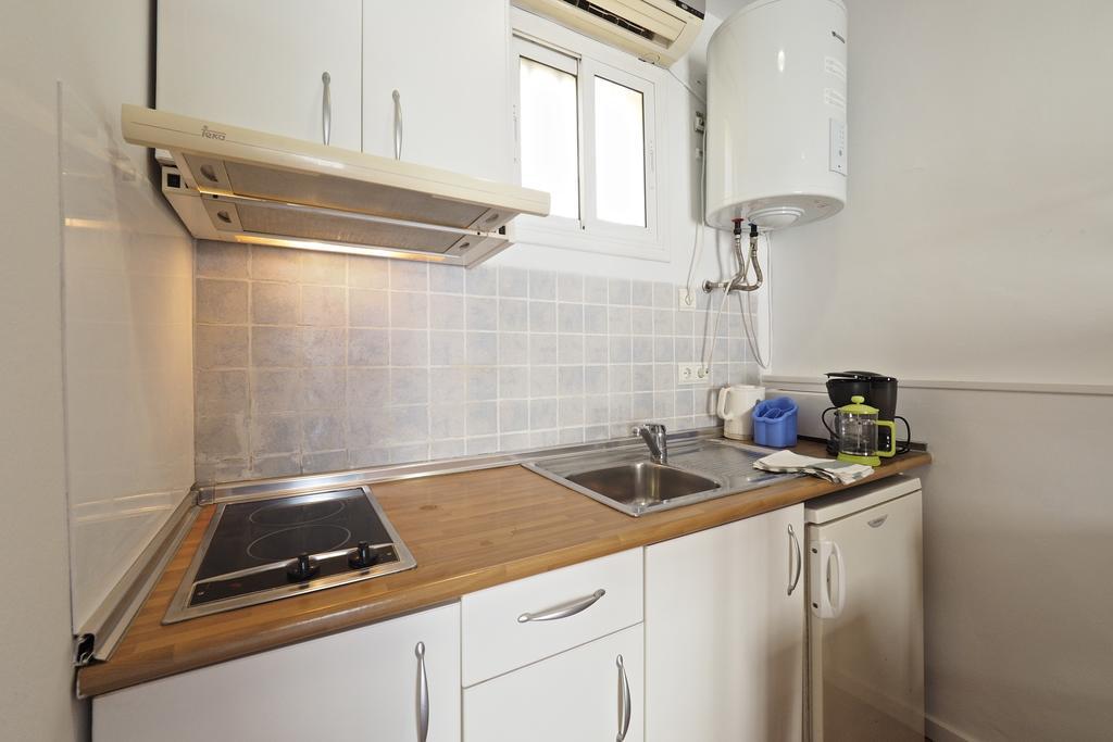 Sunny Apartments บาร์เซโลนา ภายนอก รูปภาพ