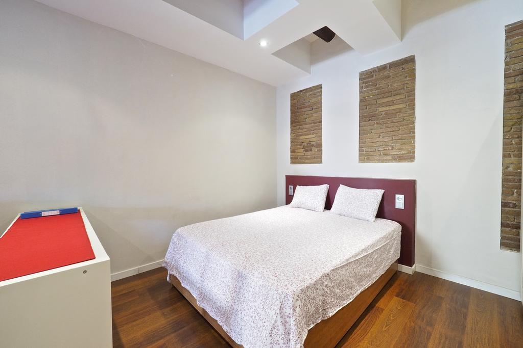 Sunny Apartments บาร์เซโลนา ภายนอก รูปภาพ