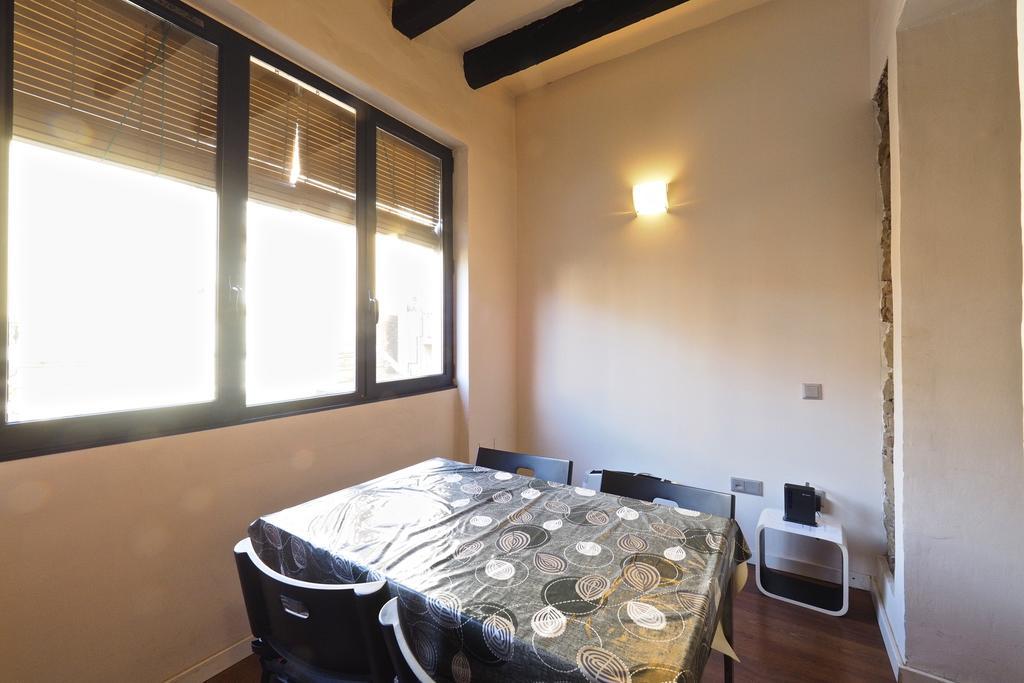 Sunny Apartments บาร์เซโลนา ภายนอก รูปภาพ