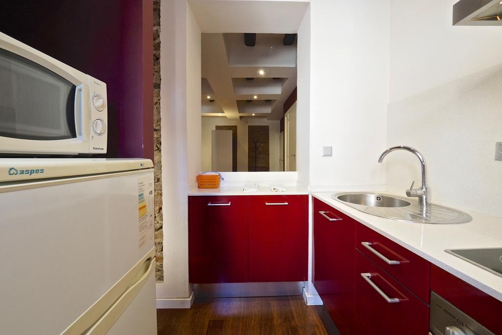 Sunny Apartments บาร์เซโลนา ภายนอก รูปภาพ