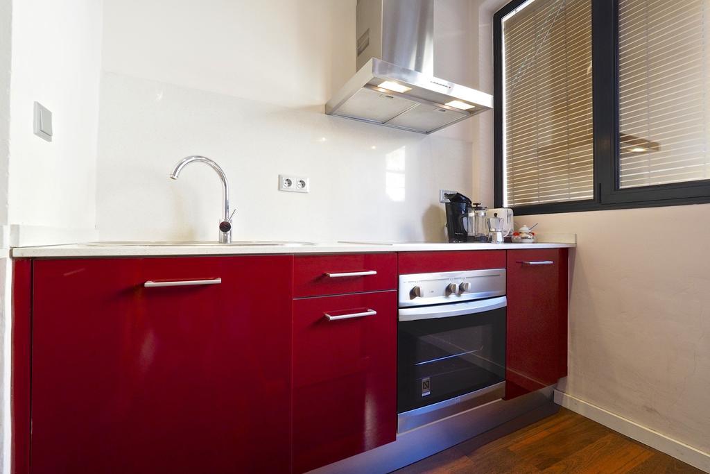 Sunny Apartments บาร์เซโลนา ภายนอก รูปภาพ