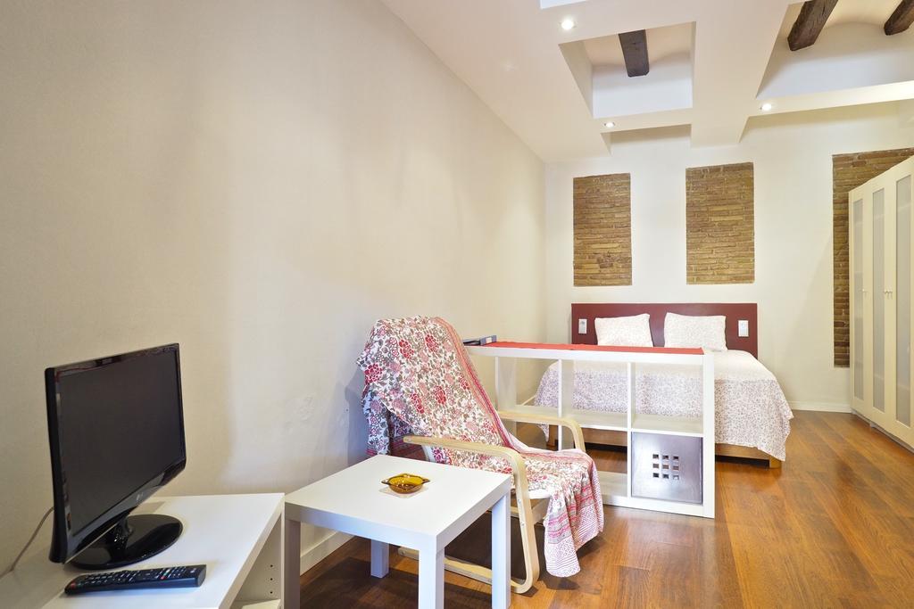 Sunny Apartments บาร์เซโลนา ภายนอก รูปภาพ