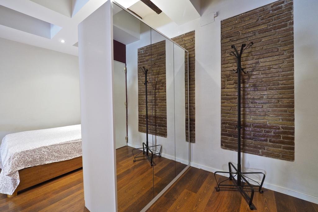 Sunny Apartments บาร์เซโลนา ภายนอก รูปภาพ